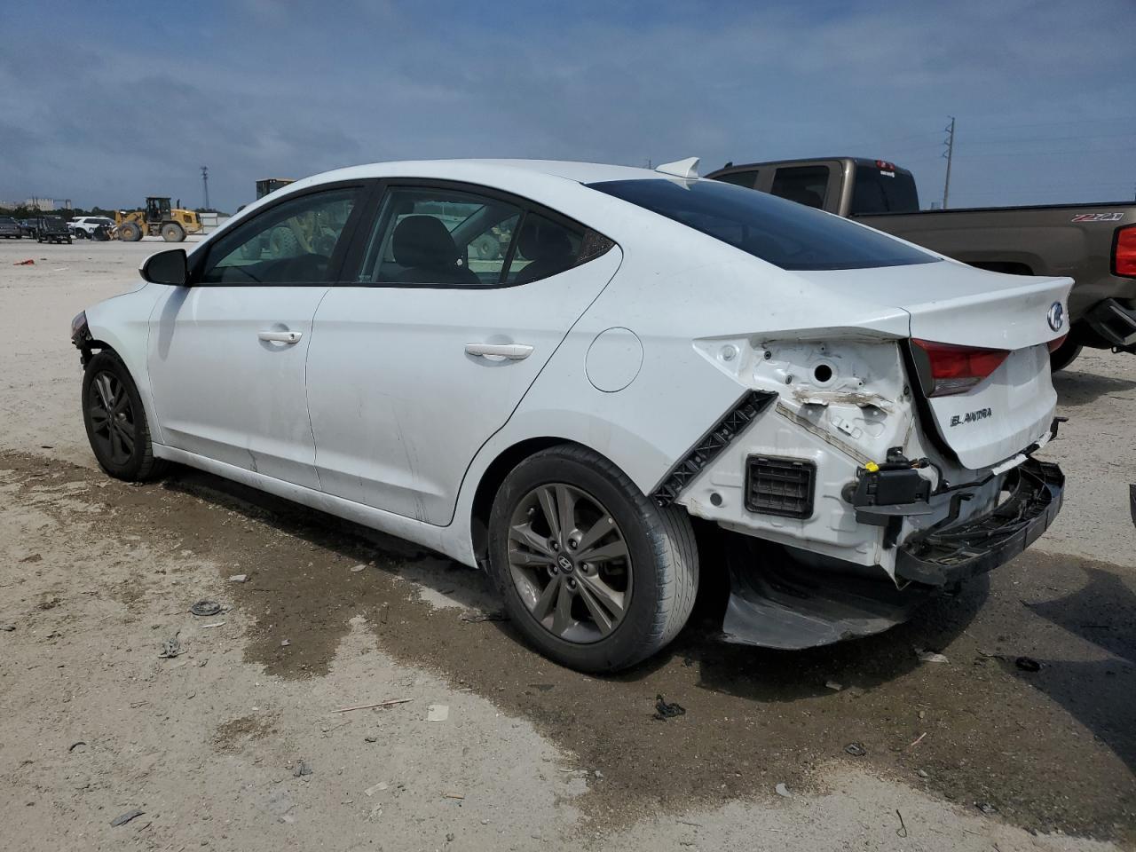 2018 HYUNDAI ELANTRA SE - Фото 2
