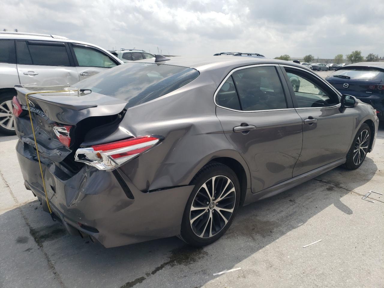 2020 TOYOTA CAMRY SE - Image 3