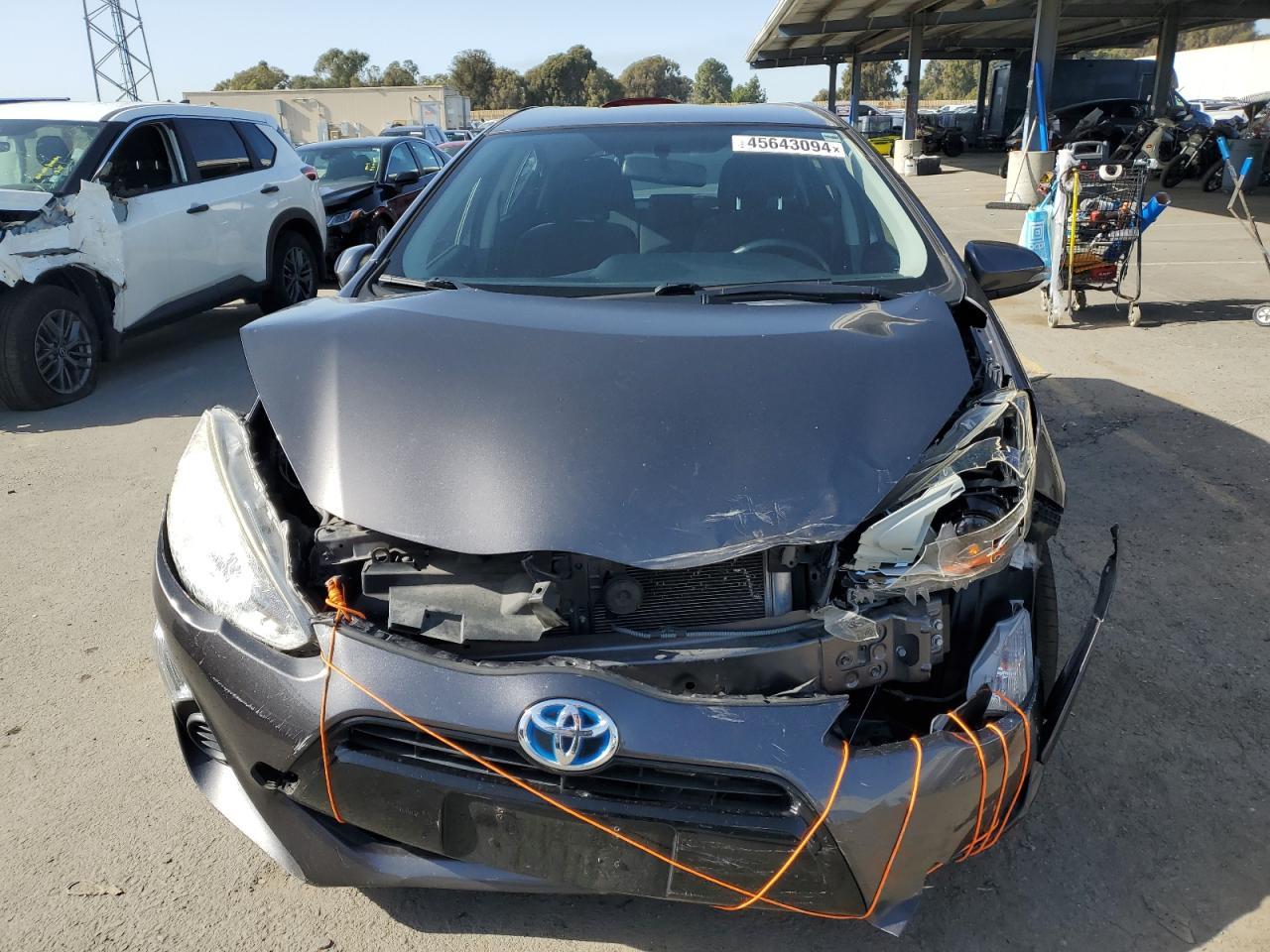 2015 TOYOTA PRIUS C - Image 5