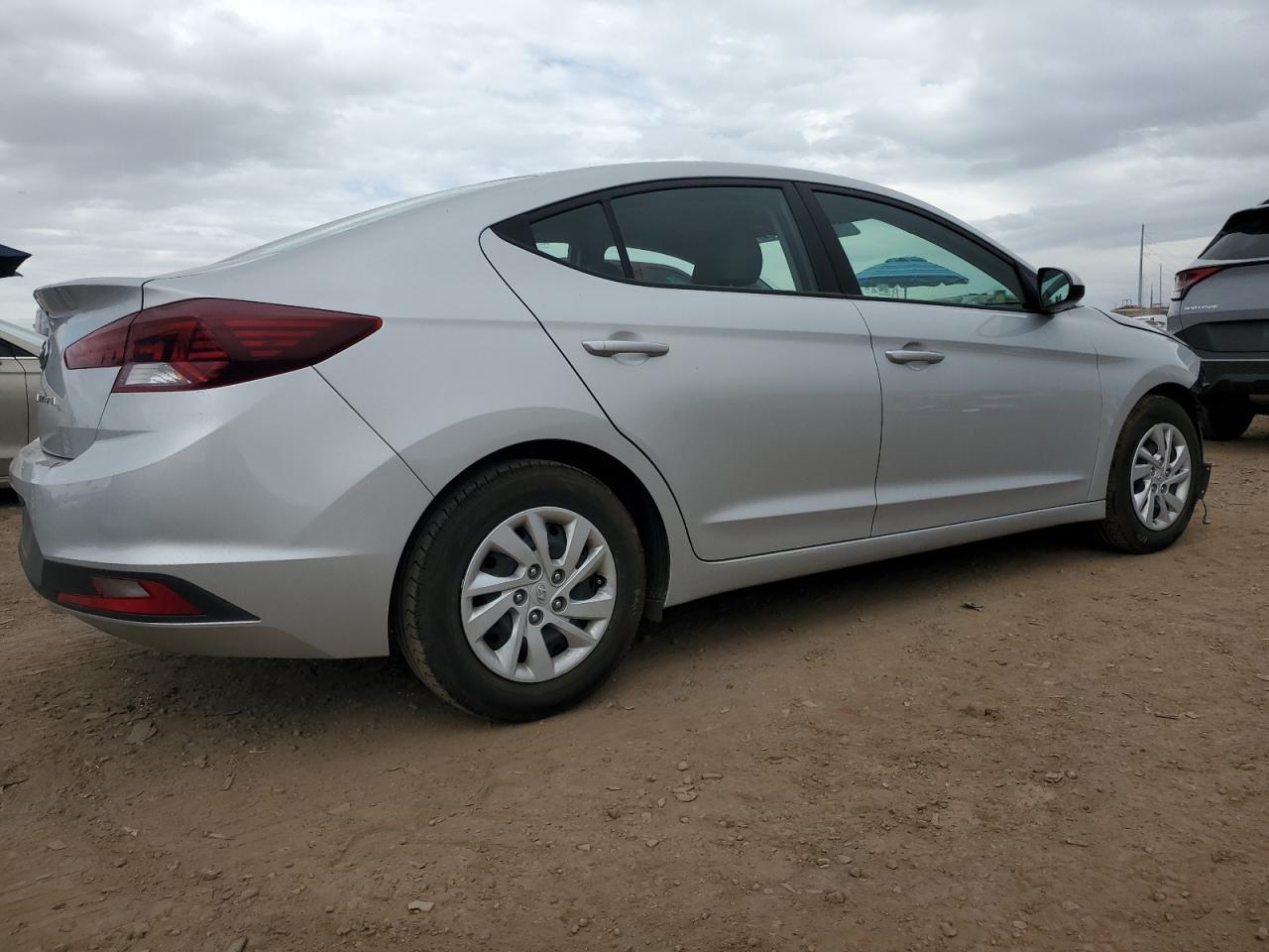 2019 HYUNDAI ELANTRA SE - Фото 3