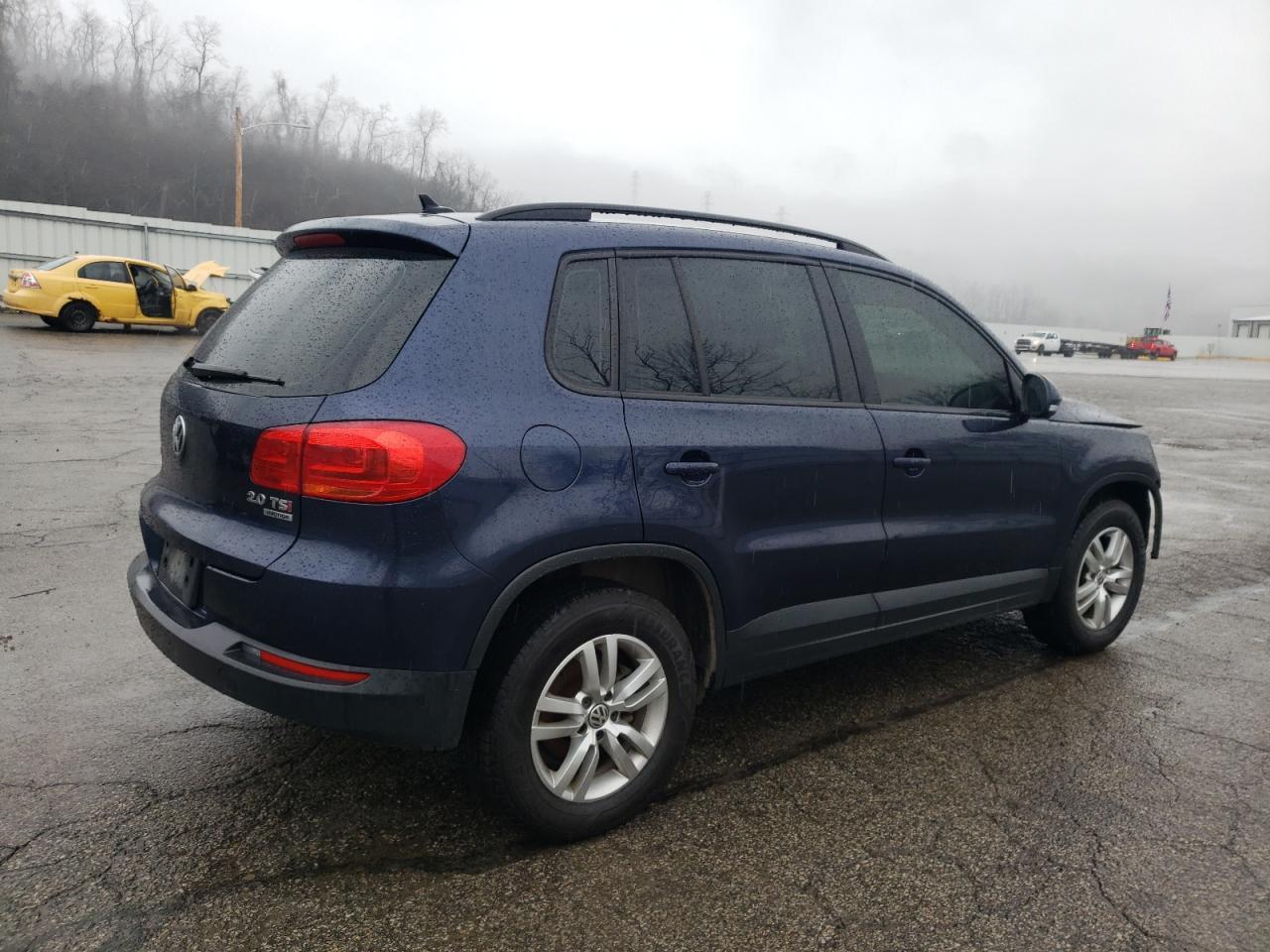 2015 VOLKSWAGEN TIGUAN S - Фото 3