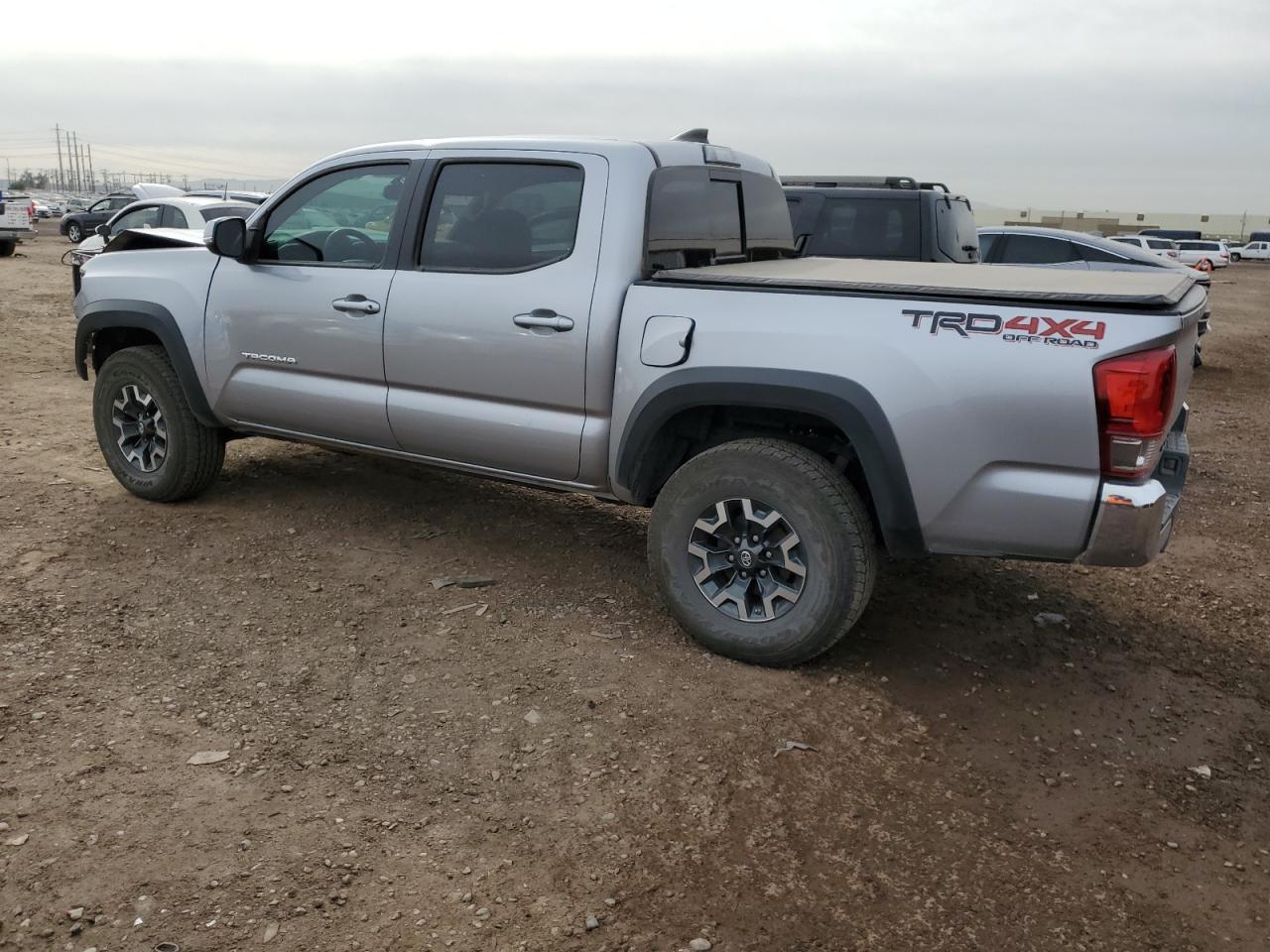 2017 TOYOTA TACOMA DOU - Фото 2