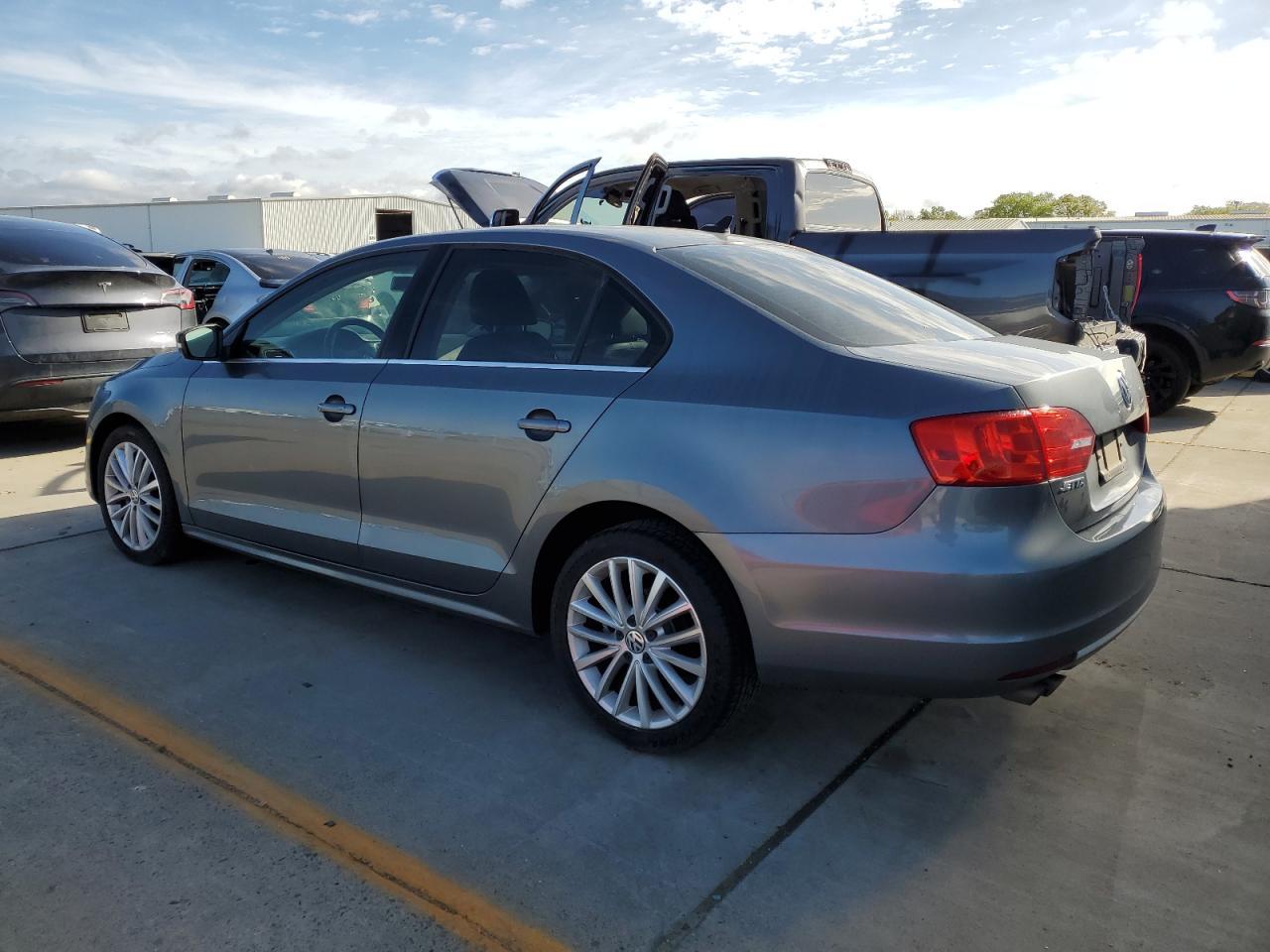 2013 VOLKSWAGEN JETTA TDI - Image 2