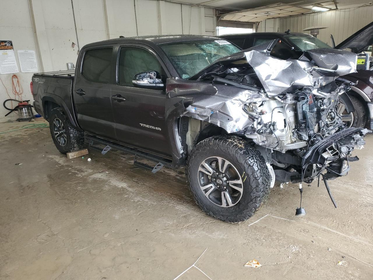 2017 TOYOTA TACOMA DOU - Фото 4