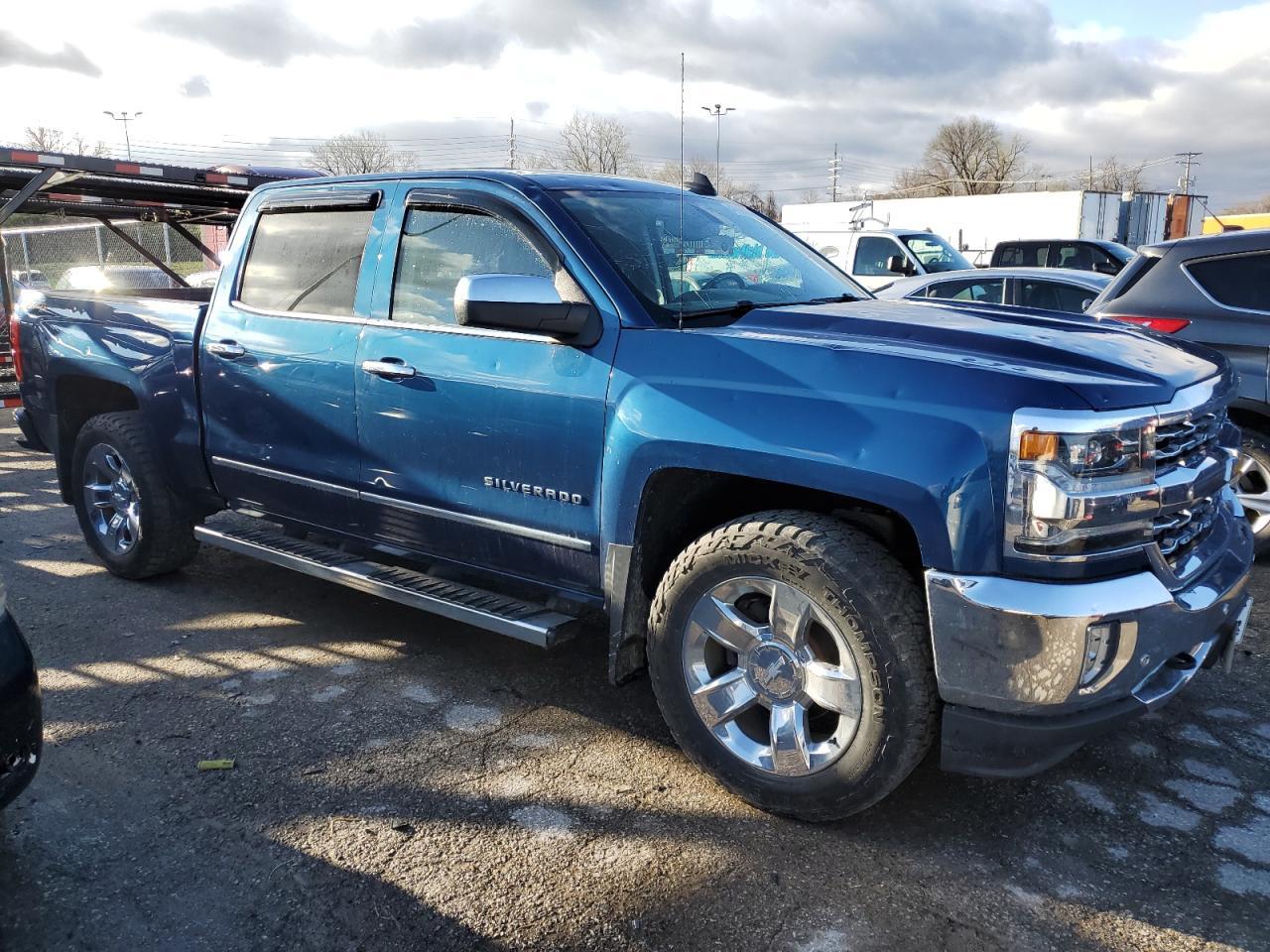 2017 CHEVROLET SILVERADO - Image 4