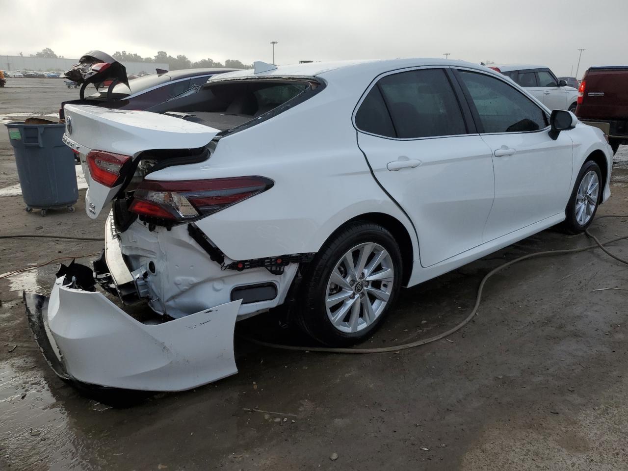 2023 TOYOTA CAMRY LE - Фото 3