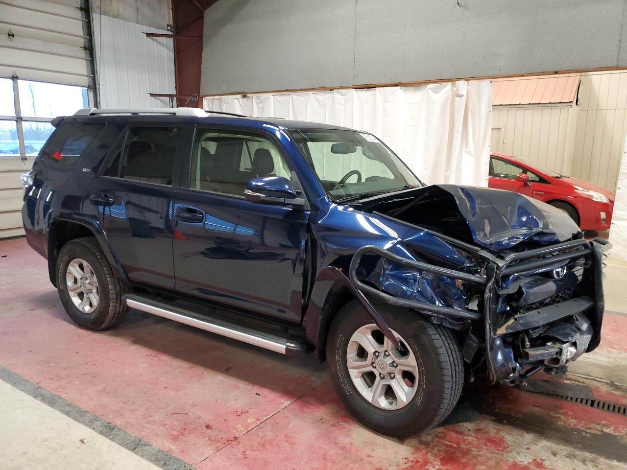 2017 TOYOTA 4RUNNER SR - Image 4
