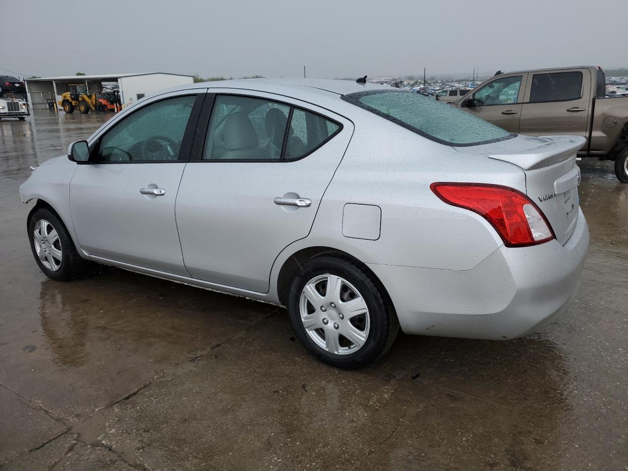 2014 NISSAN VERSA S - Фото 2