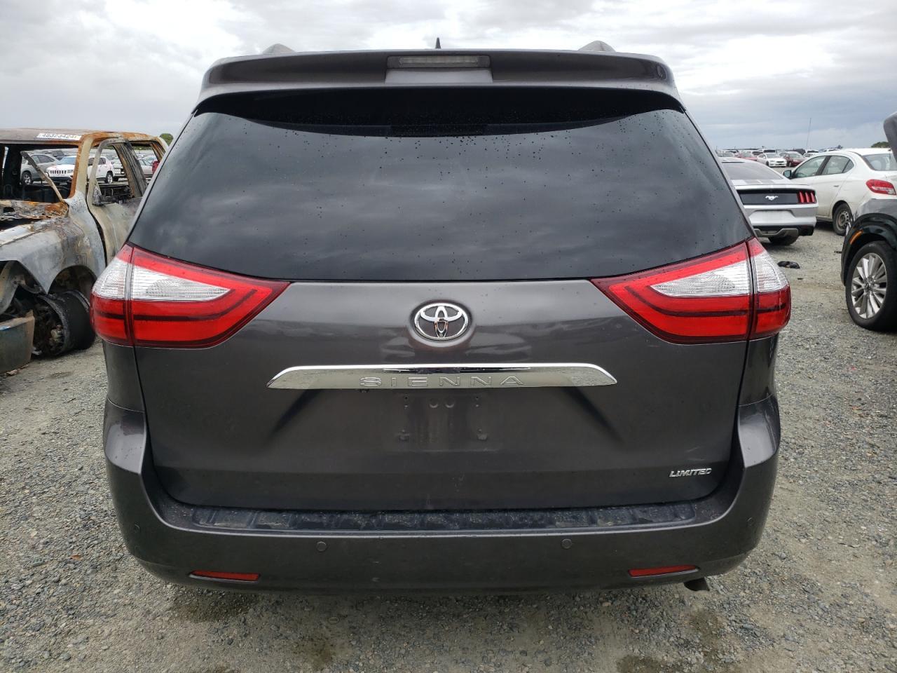 2015 TOYOTA SIENNA XLE - Фото 6