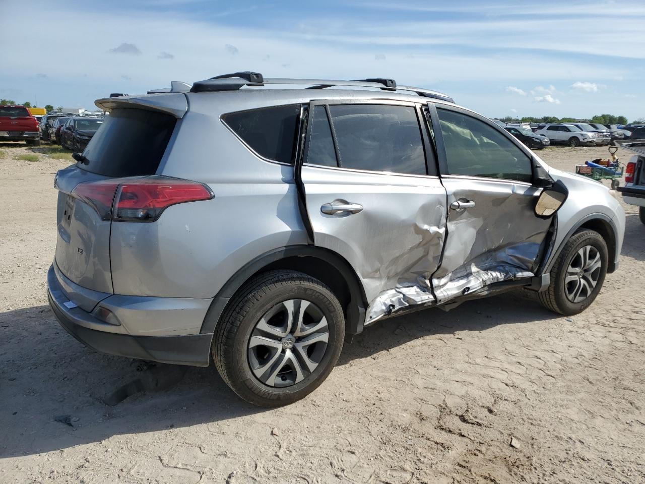 2018 TOYOTA RAV4 LE - Image 3