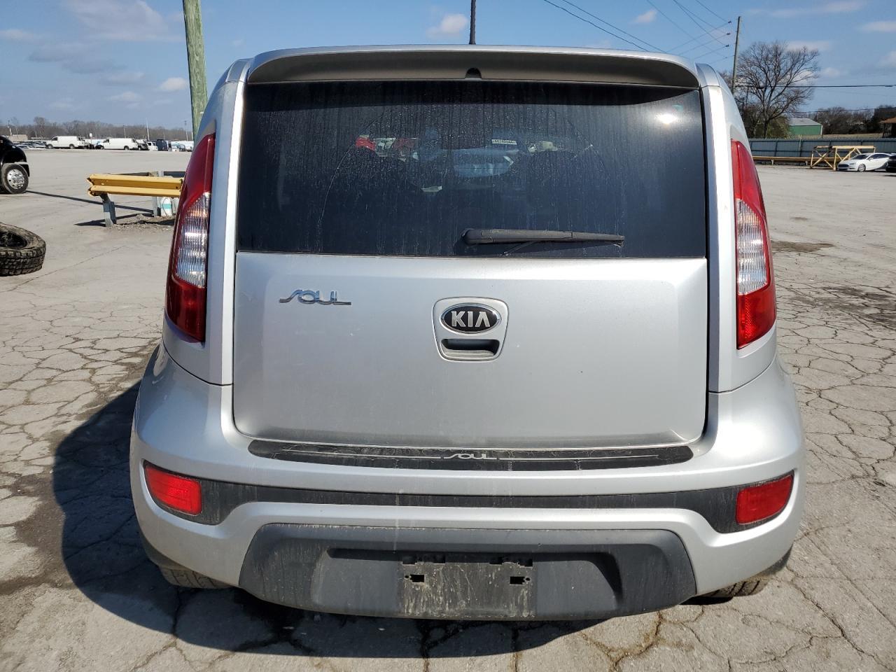 2013 KIA SOUL + - Image 6