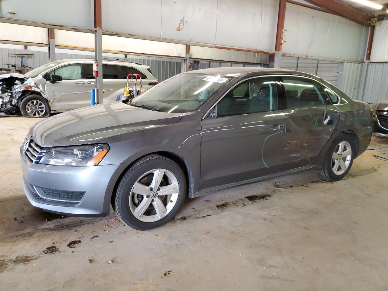 2013 VOLKSWAGEN PASSAT SE