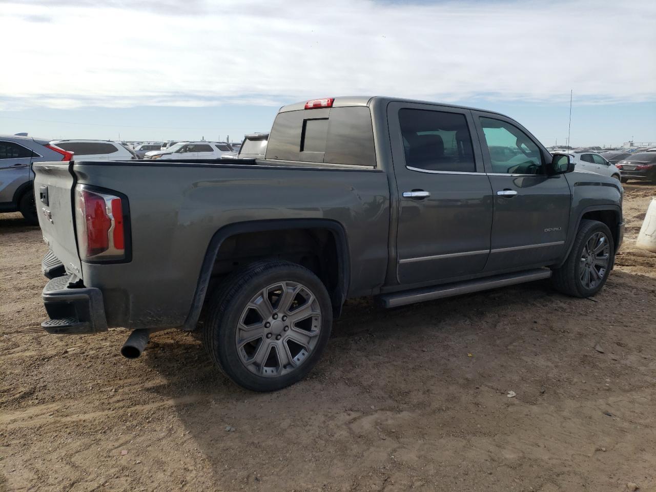 2018 GMC SIERRA K15 - Фото 3