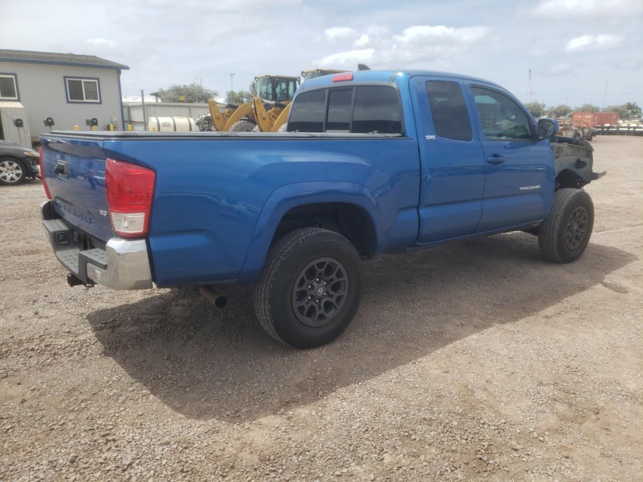 2017 TOYOTA TACOMA ACC - Фото 3