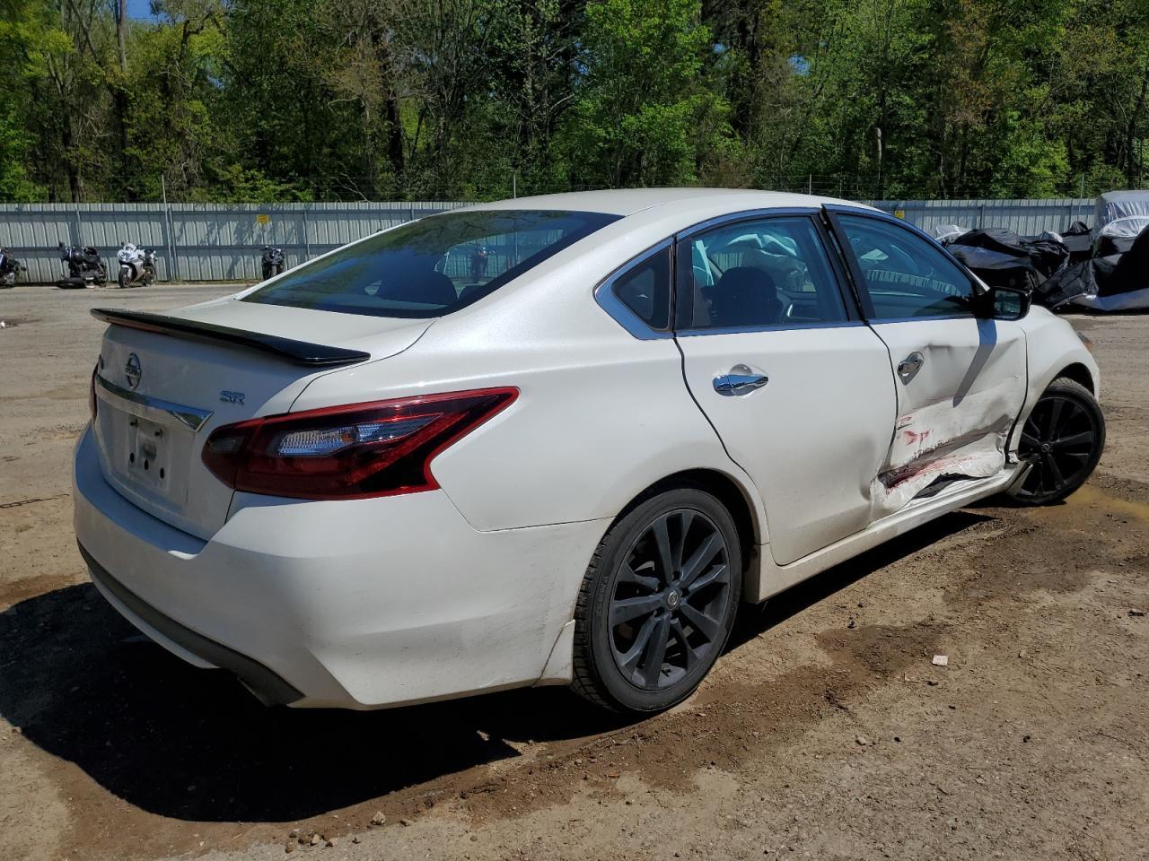 2017 NISSAN ALTIMA 2.5 - Фото 3