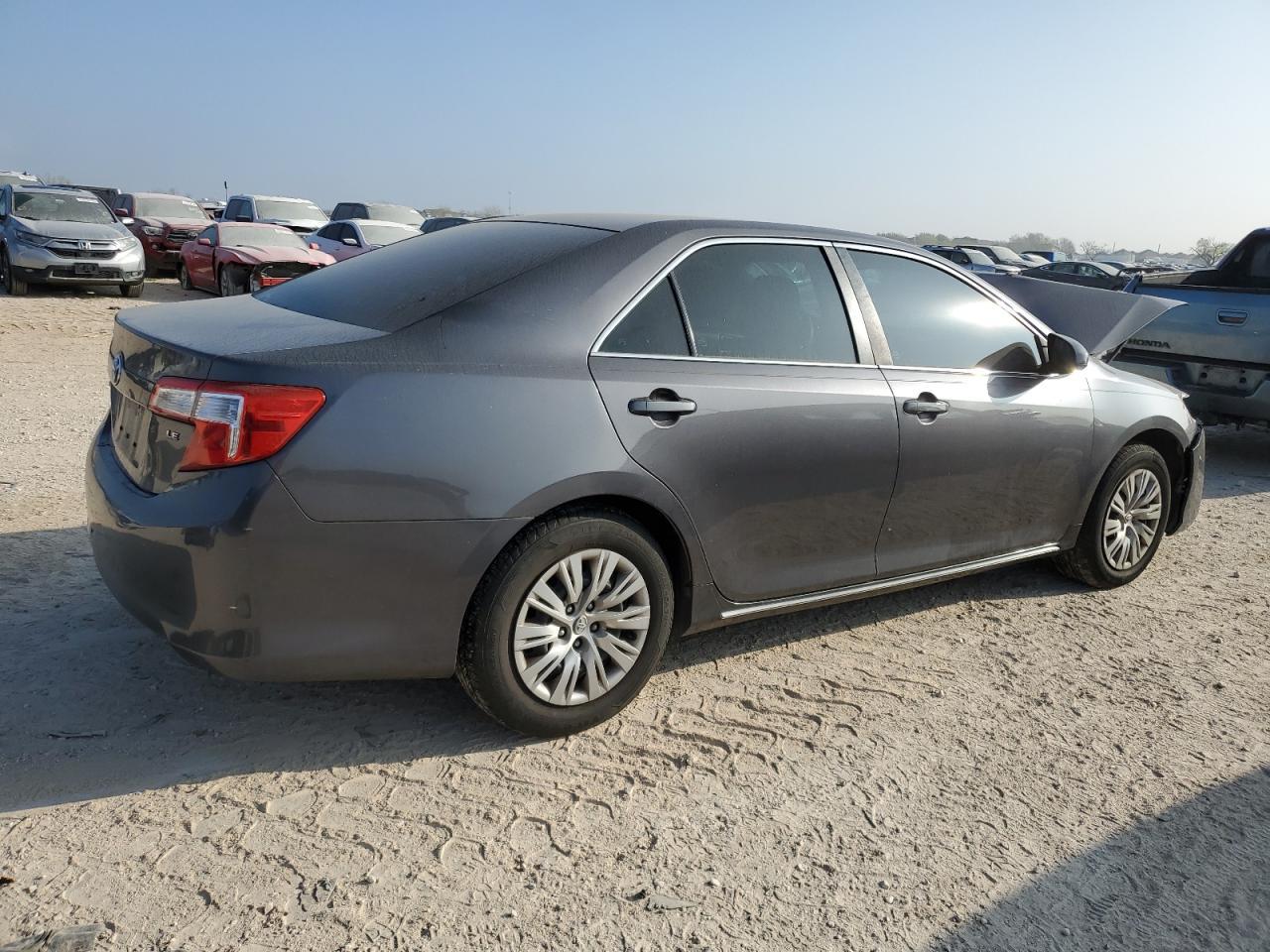 2014 TOYOTA CAMRY L - Image 3