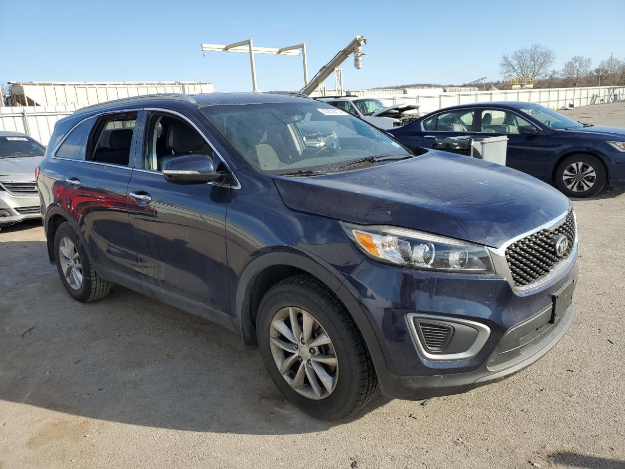 2016 KIA SORENTO LX - Image 4