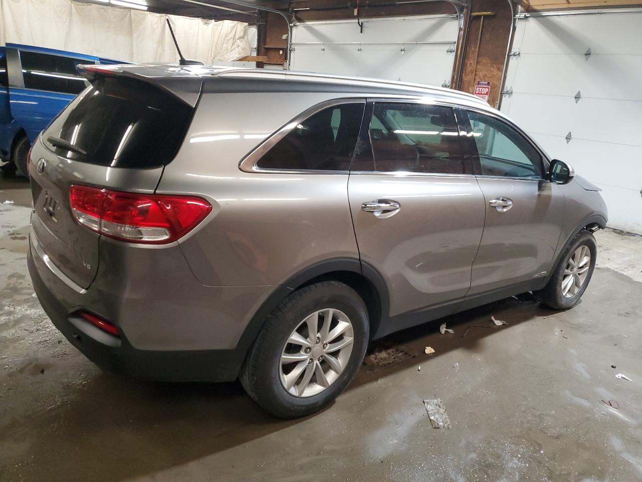 2017 KIA SORENTO LX - Image 3