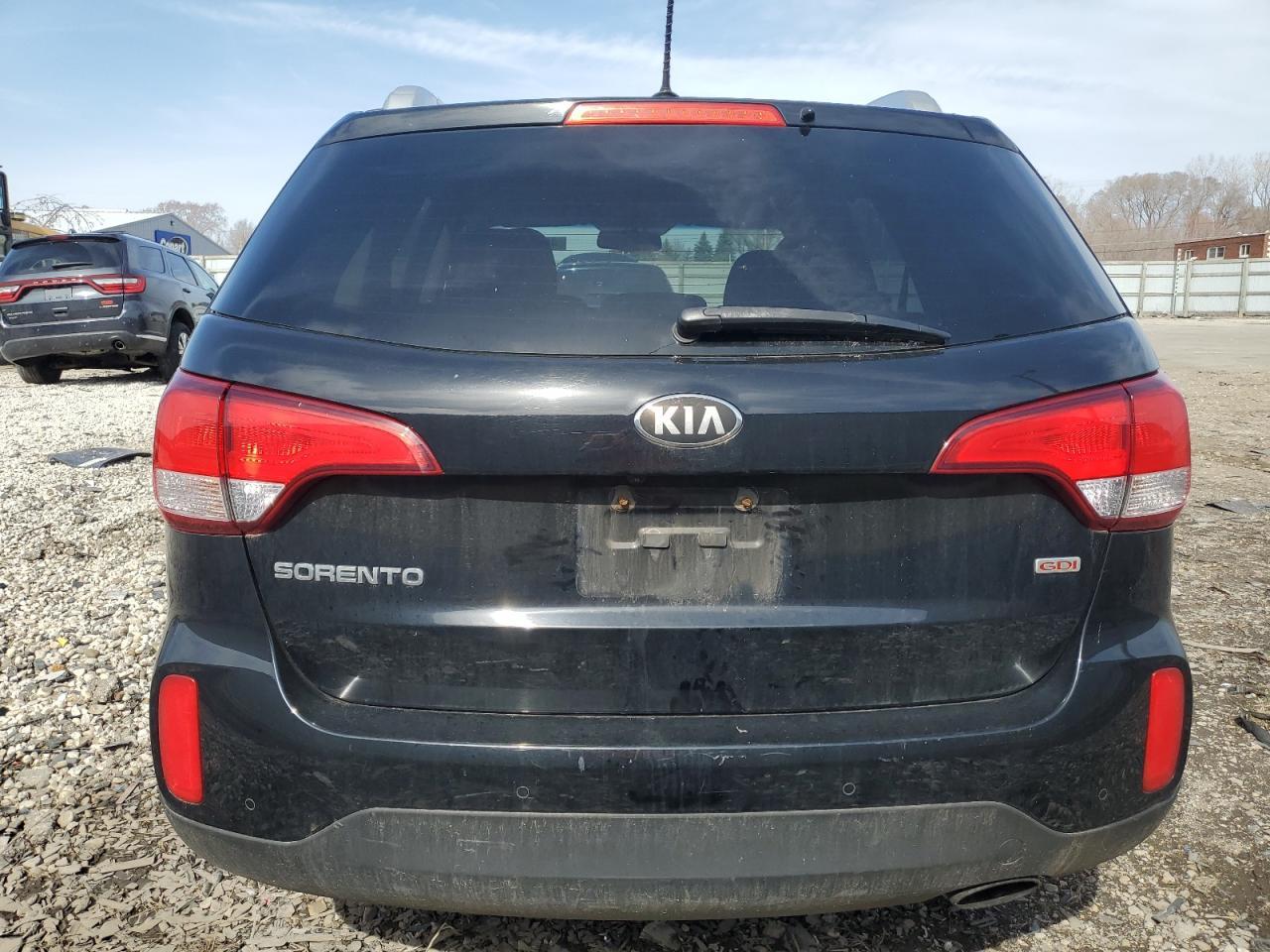 2014 KIA SORENTO LX - Image 6