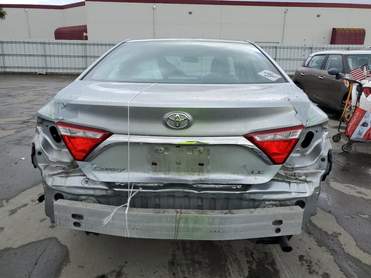 2015 TOYOTA CAMRY LE - Image 6