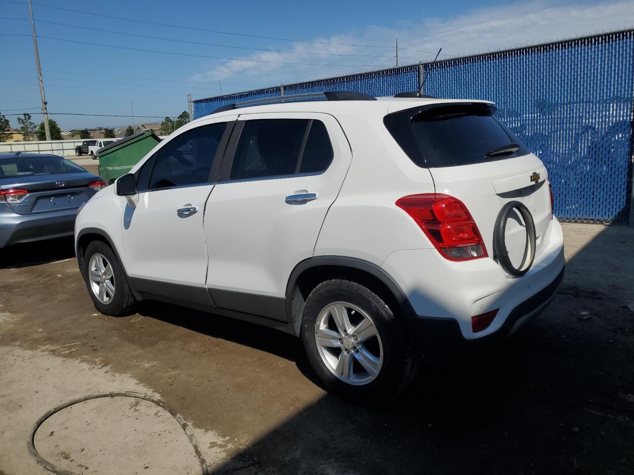 2018 CHEVROLET TRAX 1LT - Image 2