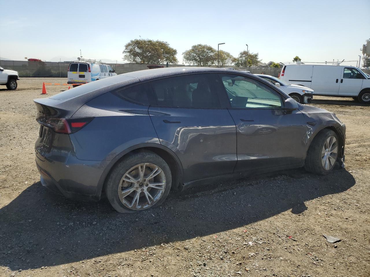 2023 TESLA MODEL Y - Фото 3
