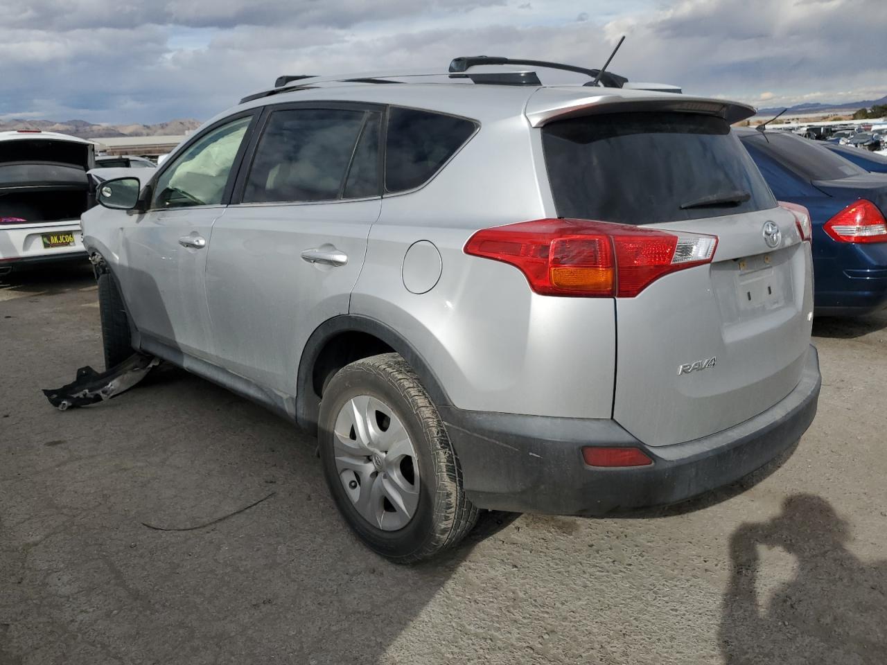 2015 TOYOTA RAV4 LE - Фото 2