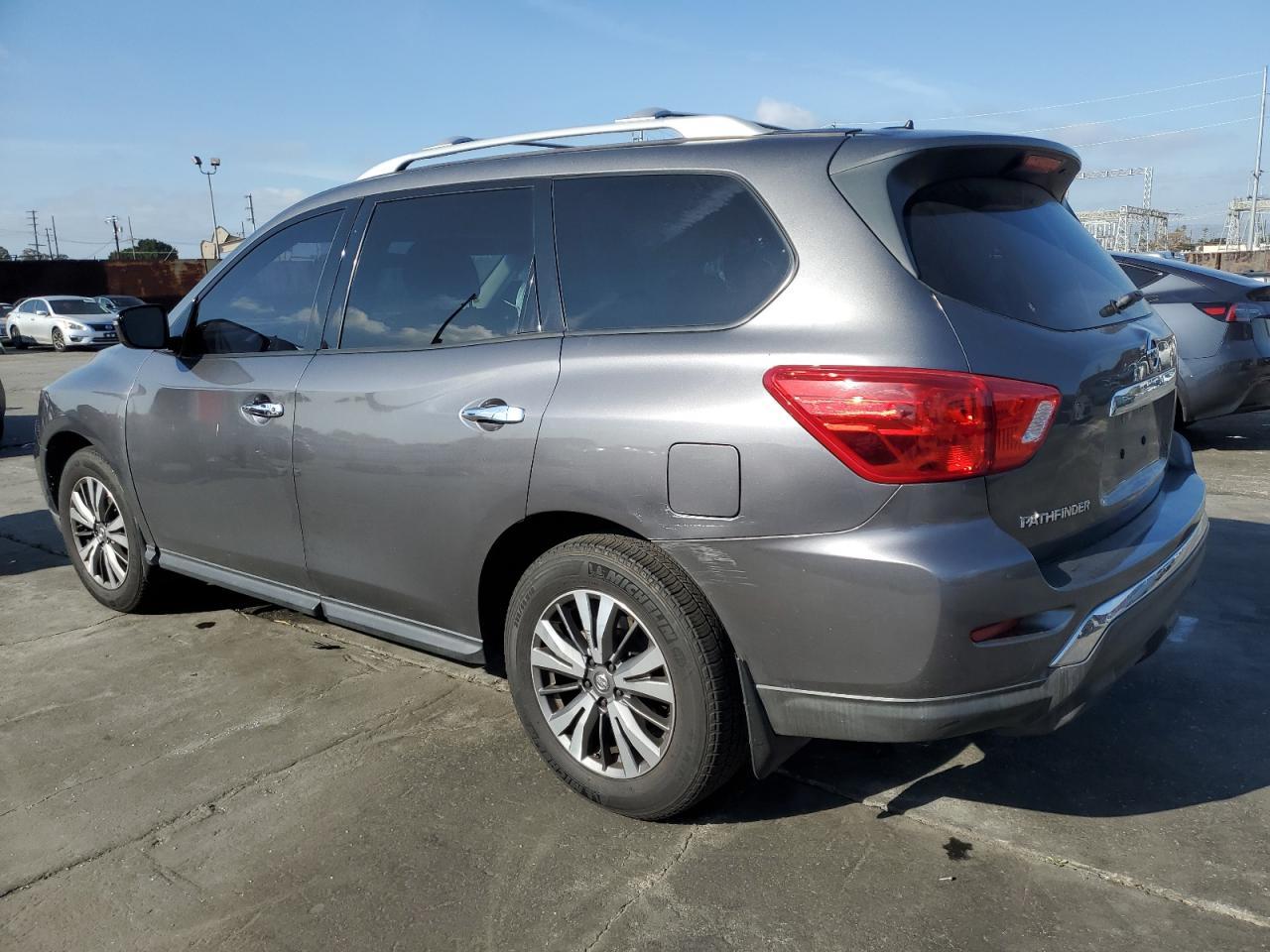 2017 NISSAN PATHFINDER - Image 2