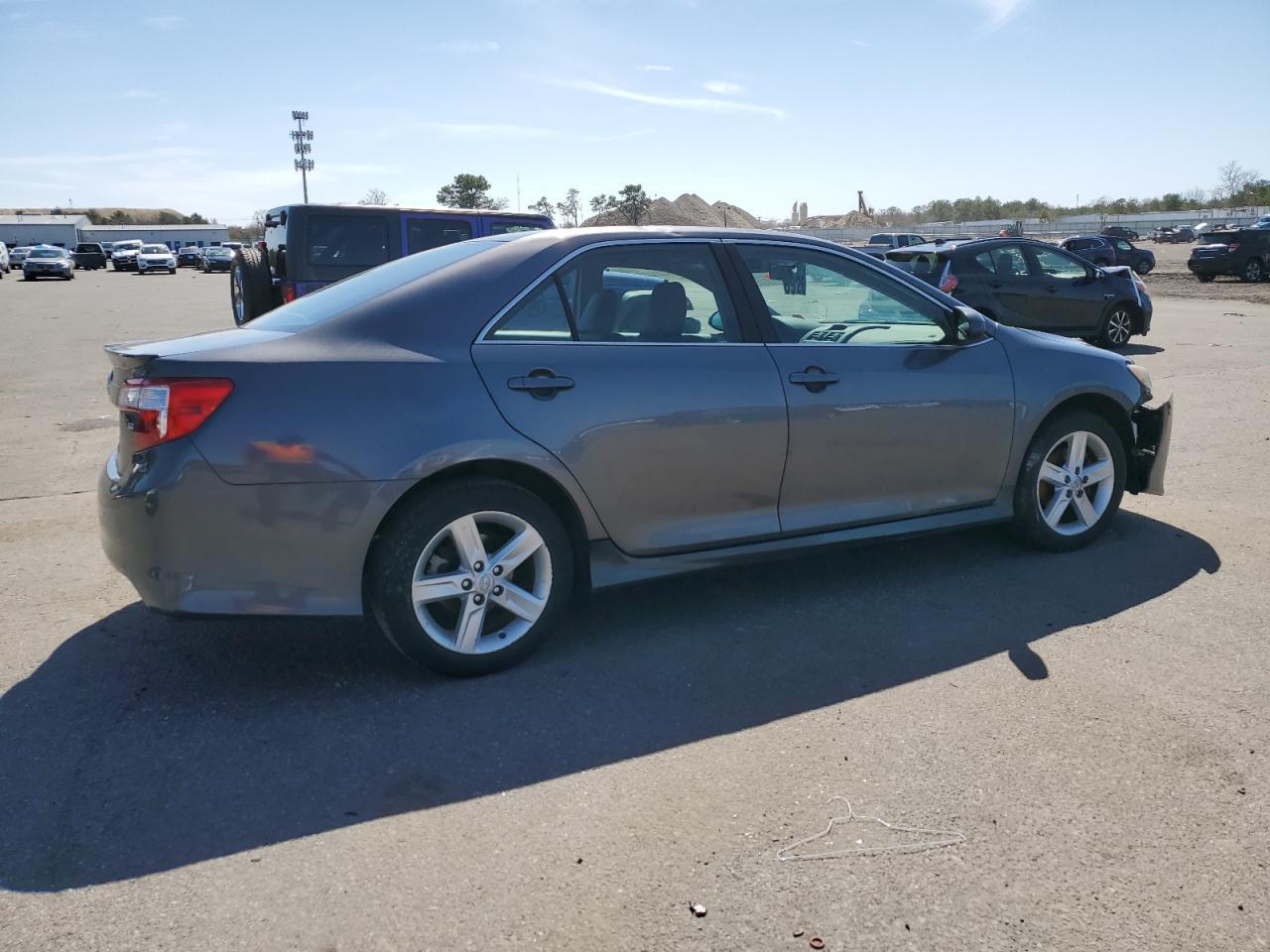 2014 TOYOTA CAMRY L - Фото 3