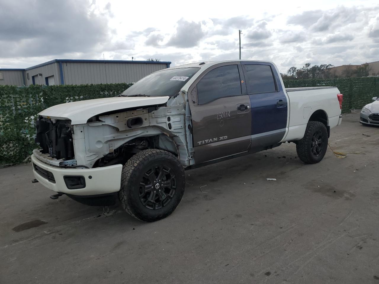 2019 NISSAN TITAN XD S car image