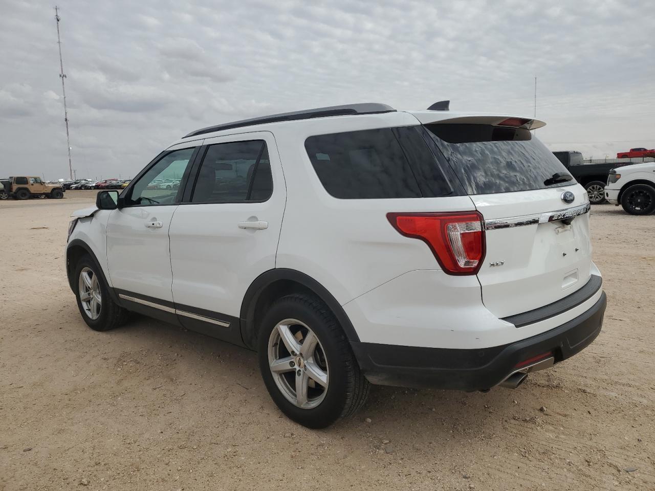 2018 FORD EXPLORER X - Image 2
