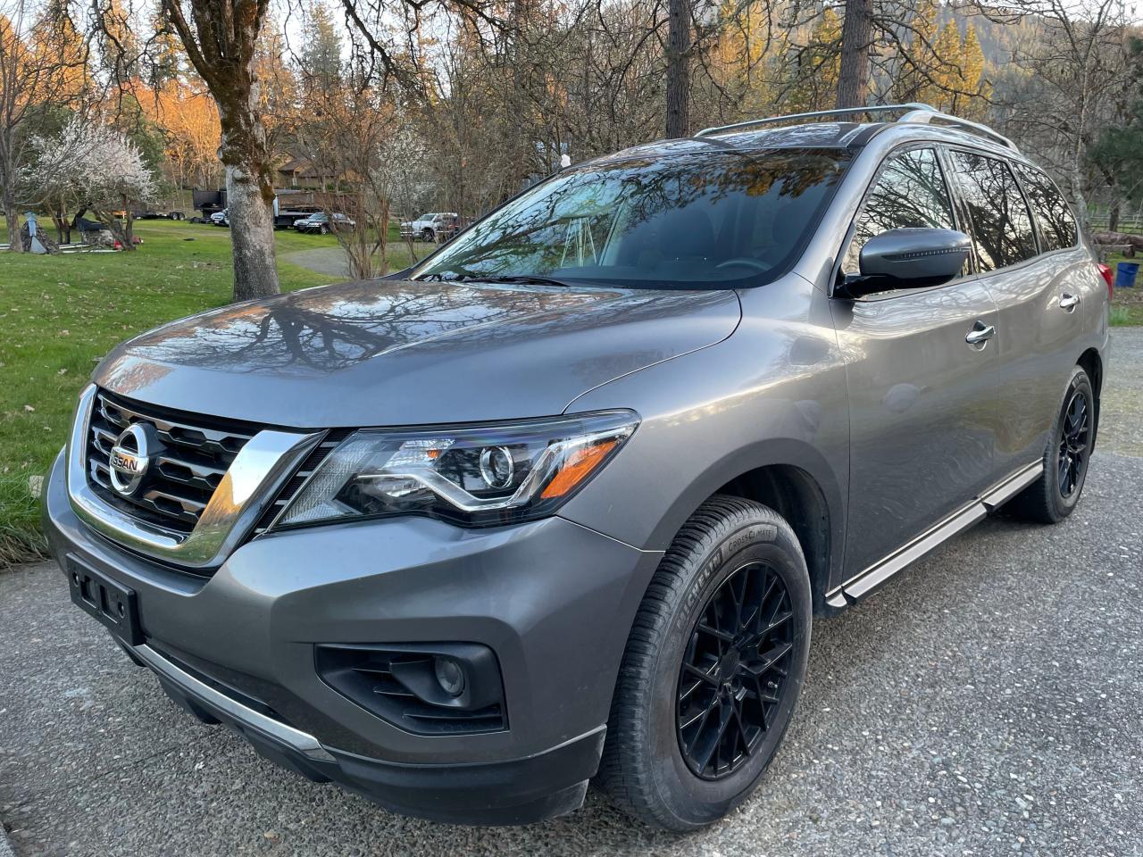 2017 NISSAN PATHFINDER - Фото 2