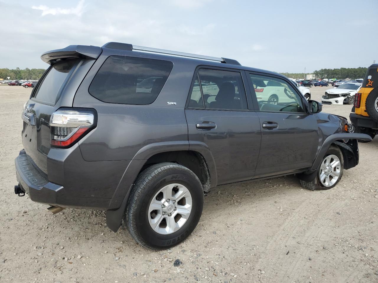 2022 TOYOTA 4RUNNER SR - Image 3
