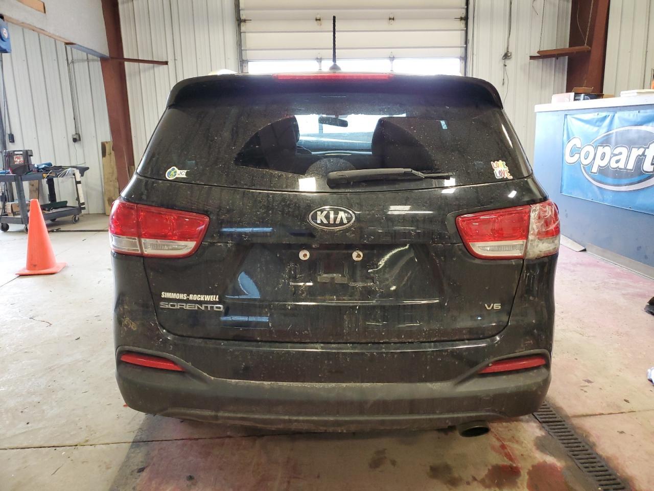 2017 KIA SORENTO LX - Image 6
