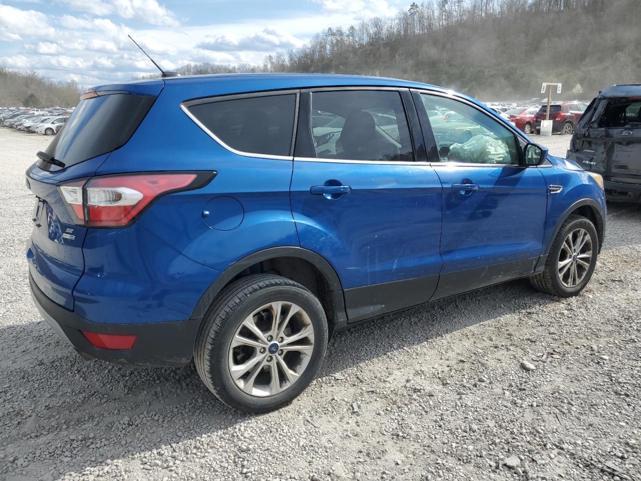 2017 FORD ESCAPE SE - Фото 3