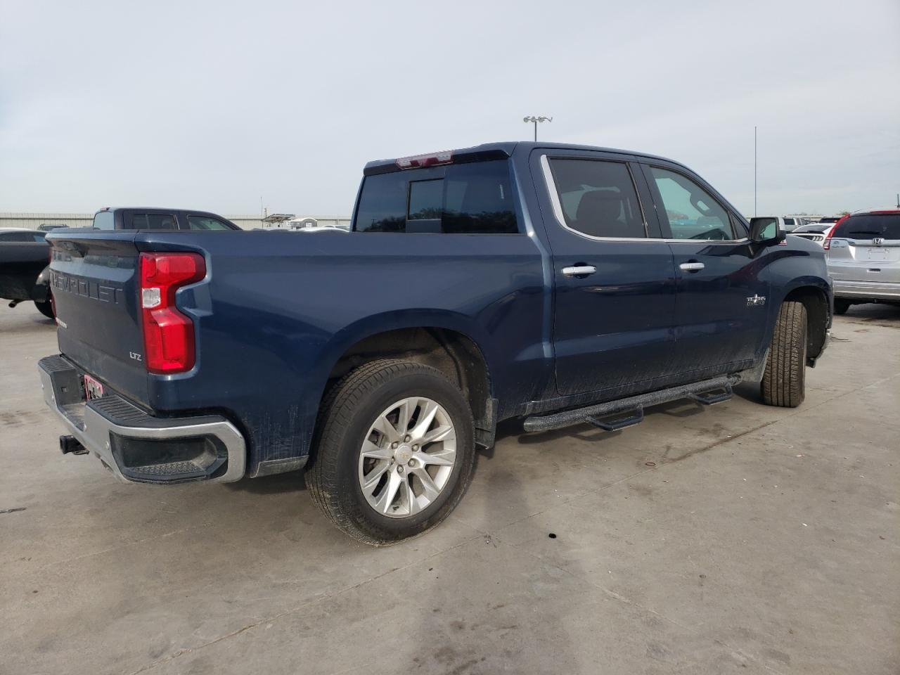 2021 CHEVROLET SILVERADO - Фото 3