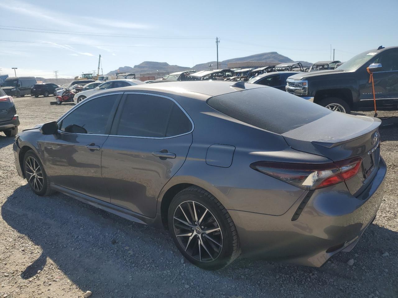 2021 TOYOTA CAMRY SE - Фото 2