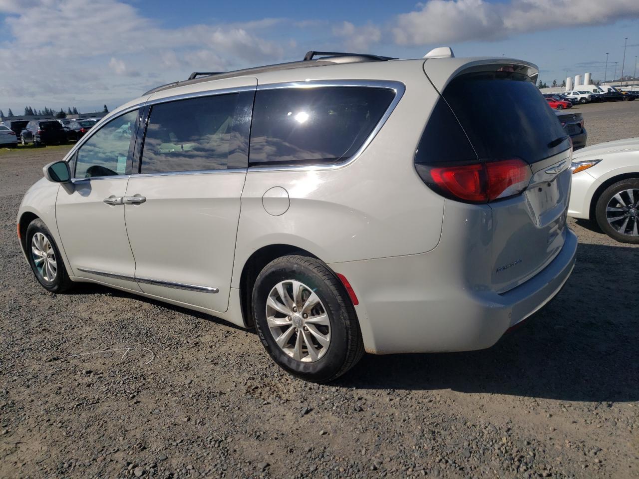 2017 CHRYSLER PACIFICA T - Image 2
