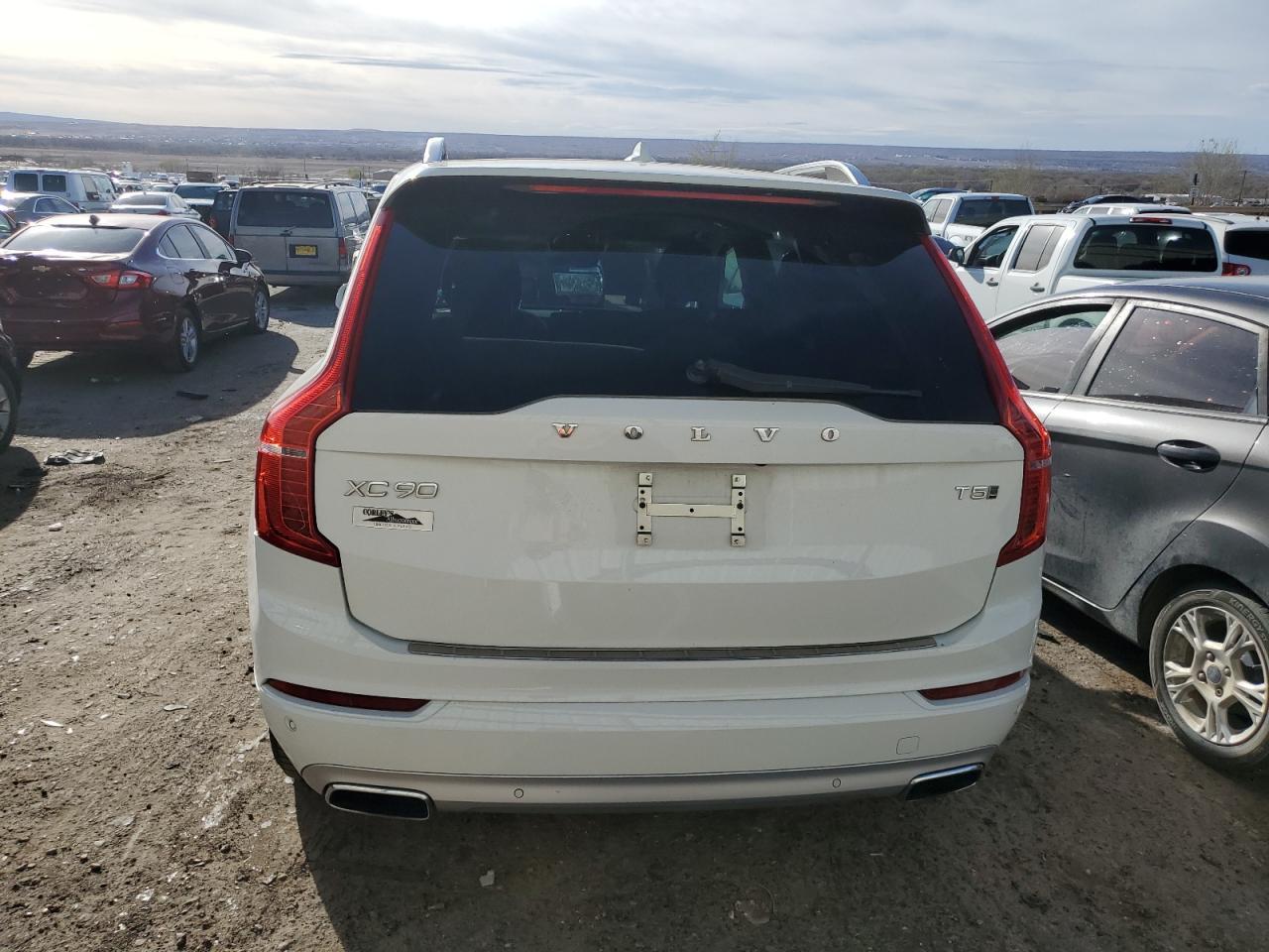 2016 VOLVO XC90 T5 - Фото 6