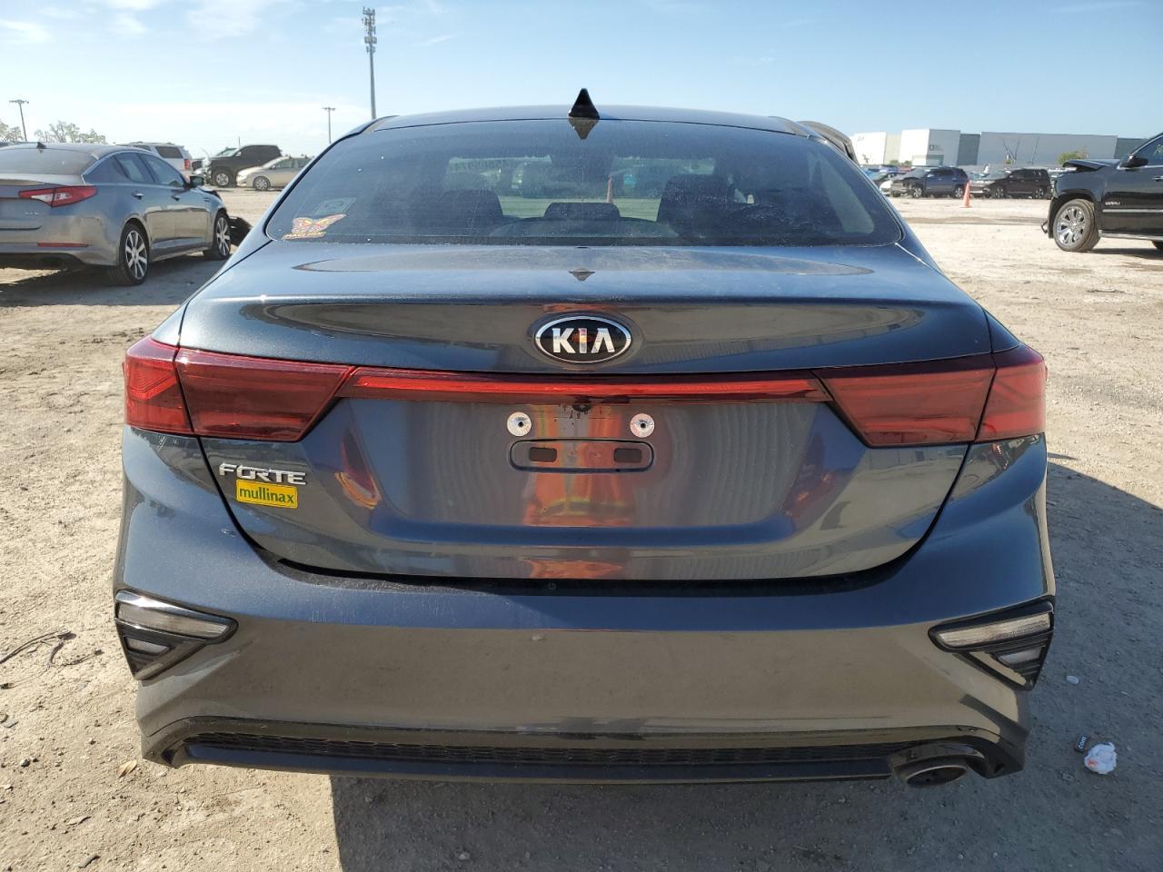 2020 KIA FORTE FE - Image 6