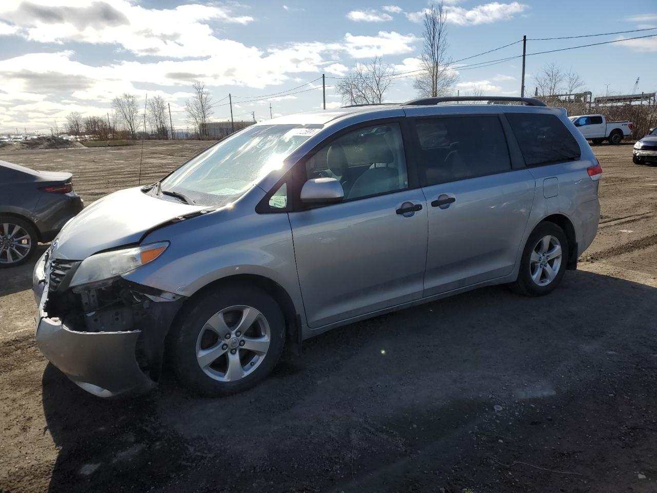 2013 TOYOTA SIENNA car image