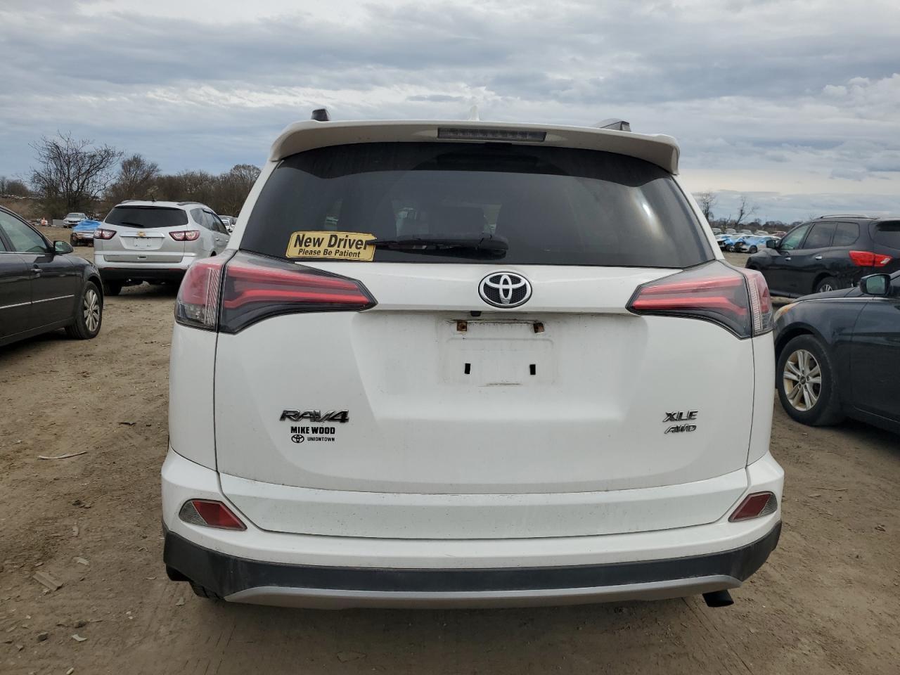 2017 TOYOTA RAV4 XLE - Image 6