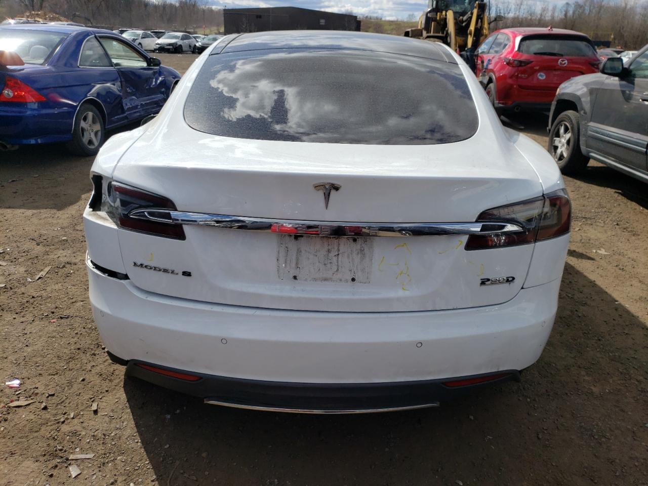 2015 TESLA MODEL S - Image 6