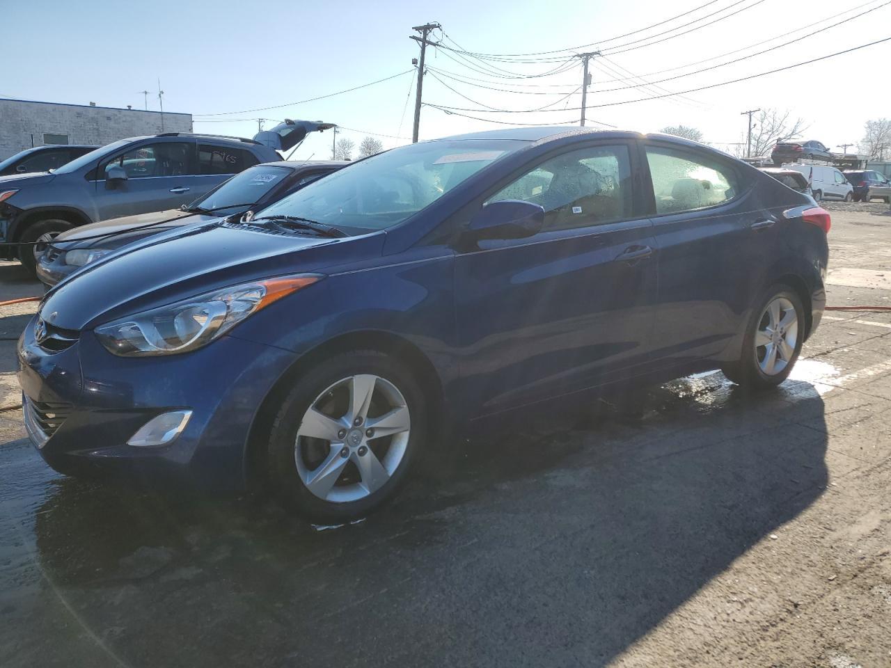 2013 HYUNDAI ELANTRA GL