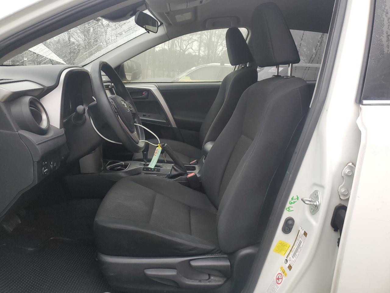 2017 TOYOTA RAV4 LE - Фото 7