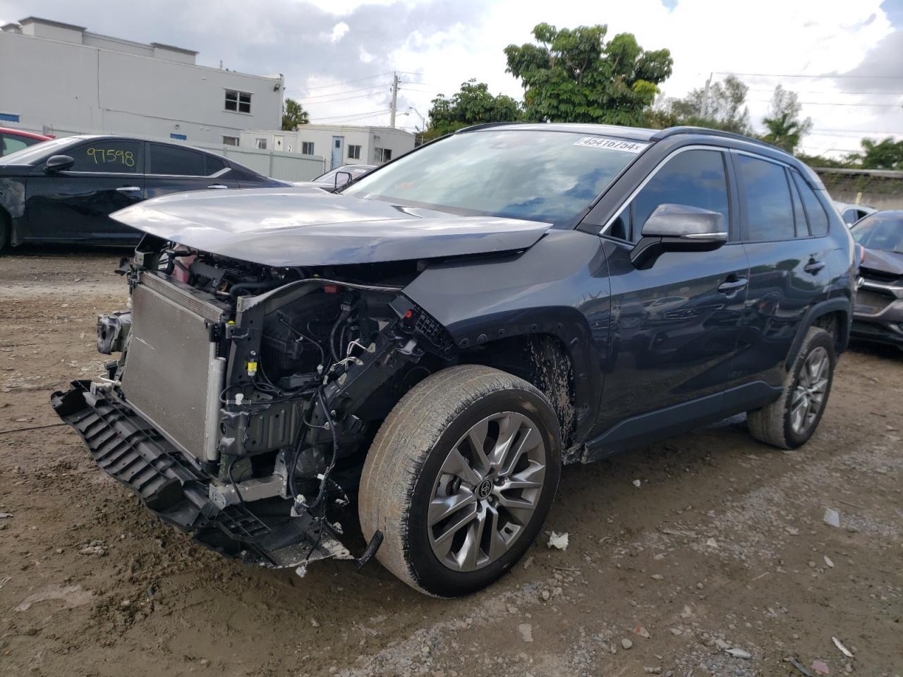 2022 TOYOTA RAV4 XLE P