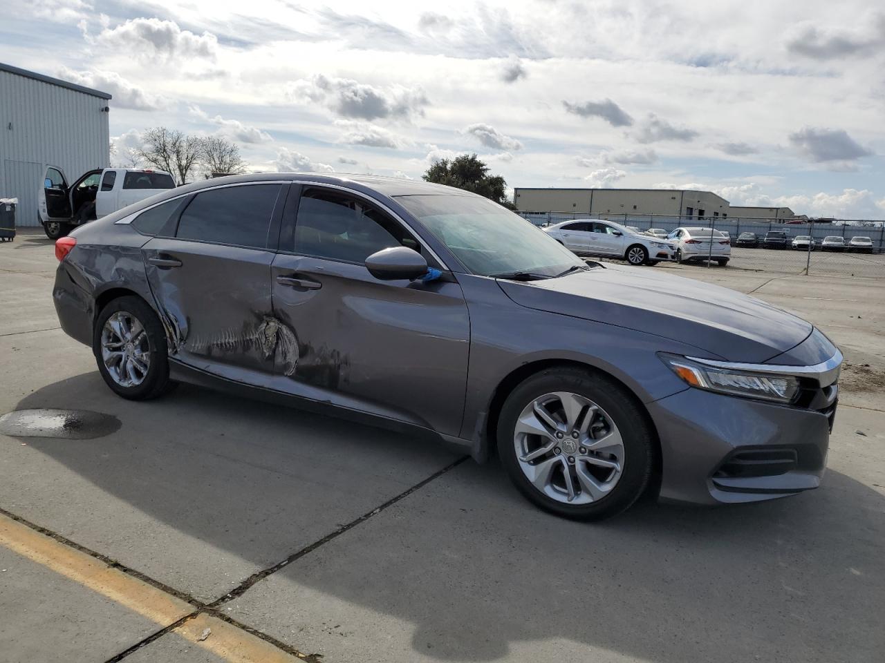 2018 HONDA ACCORD LX - Image 4