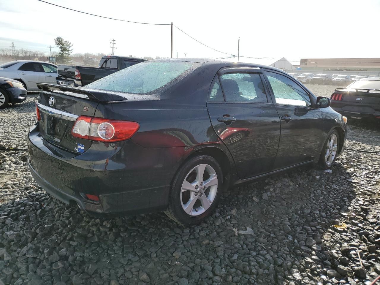 2013 TOYOTA COROLLA BA - Фото 3