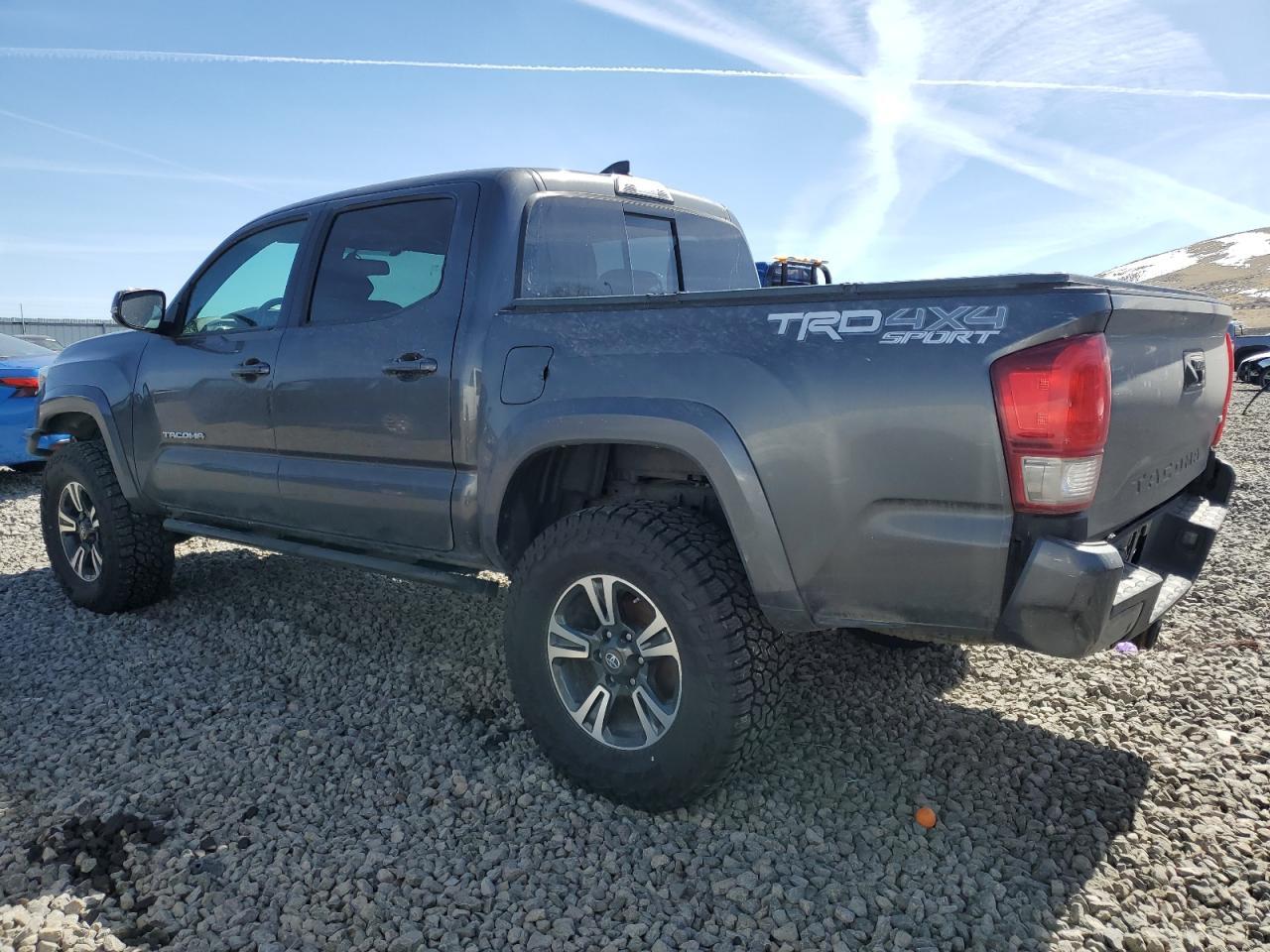 2017 TOYOTA TACOMA DOU - Фото 2