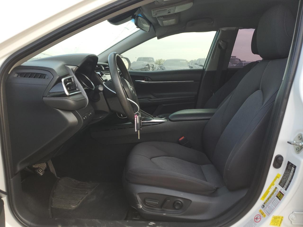 2018 TOYOTA CAMRY L - Фото 7